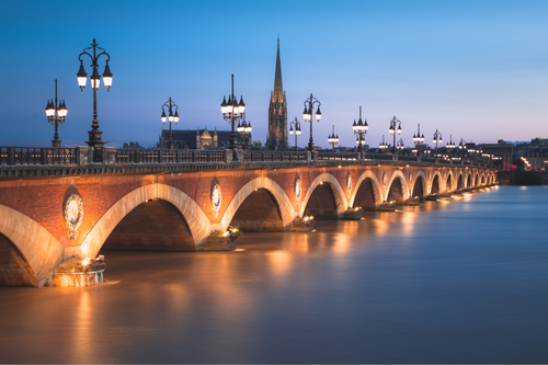 Pont_de_Pierre_Bordeauxs_oldest_bridge
