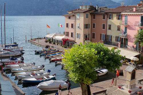 Small_marina_in_Lake_Garda_Italy